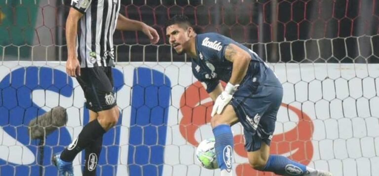 Para goleiro santista, pré-Libertadores pode ser benéfica aos mais juvens