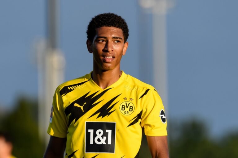 Jude Belligham atrai os olhares do Chelsea