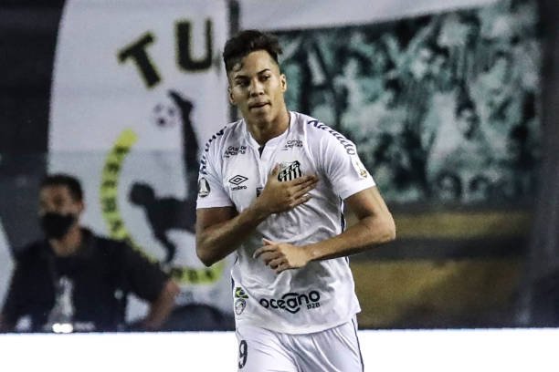 Lazio faz proposta para contratar Kaio Jorge, do Santos