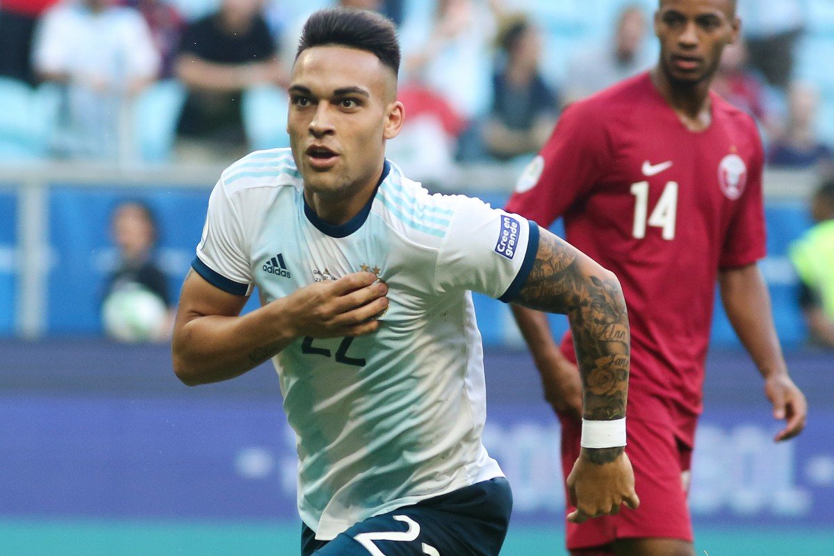 Barcelona sonda centroavante da seleção argentina