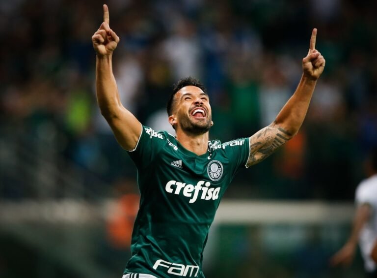 Sem clima no Palmeiras, Luan pode jogar no Atlético Mineiro