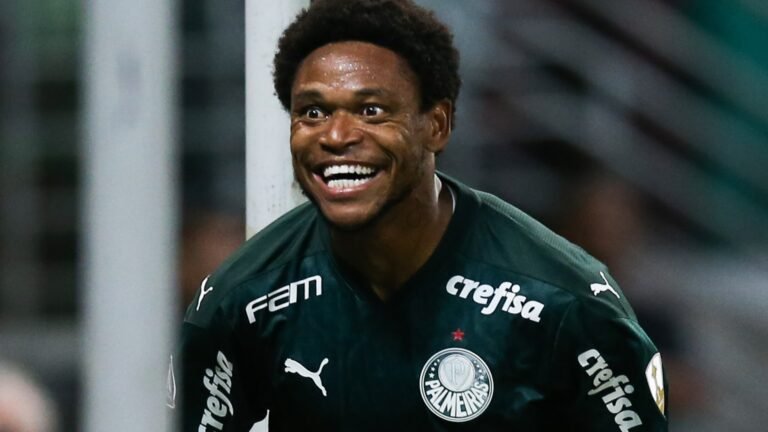 Com suspeita de covid-19, Luiz Adriano vira dúvida para final contra o Flamengo