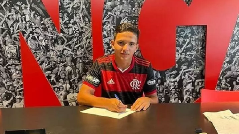 Flamengo acerta a contratação de promessa do futebol carioca