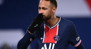 Neymar encaminha renovação com PSG até 2026