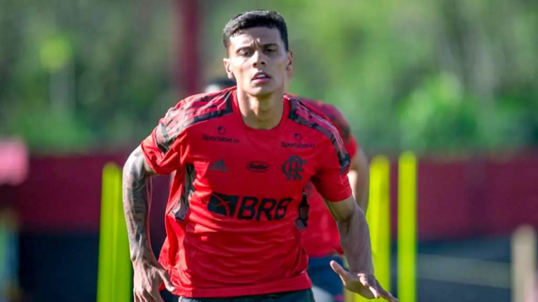 Flamengo busca clube para emprestar Richard Ríos