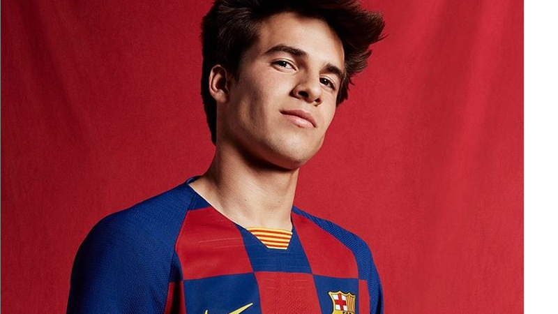 Riqui Puig, do Barcelona, terá contrato estendido até meio de 2023