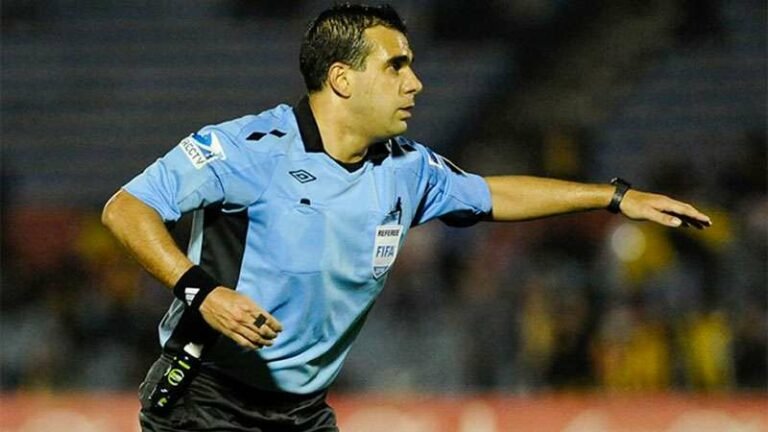 PREOCUPANTE? Árbitro escalado para Santos x Boca Jrs já ‘irritou’ brasileiro na Libertadores