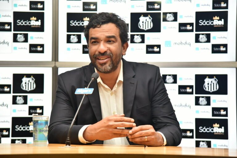 Executivo de marketing do Santos e responsável pelos patrocínios deixa o cargo
