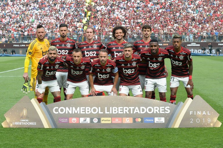 Flamengo pode perder seis atletas da equipe campeã da Libertadores até o fim do ano