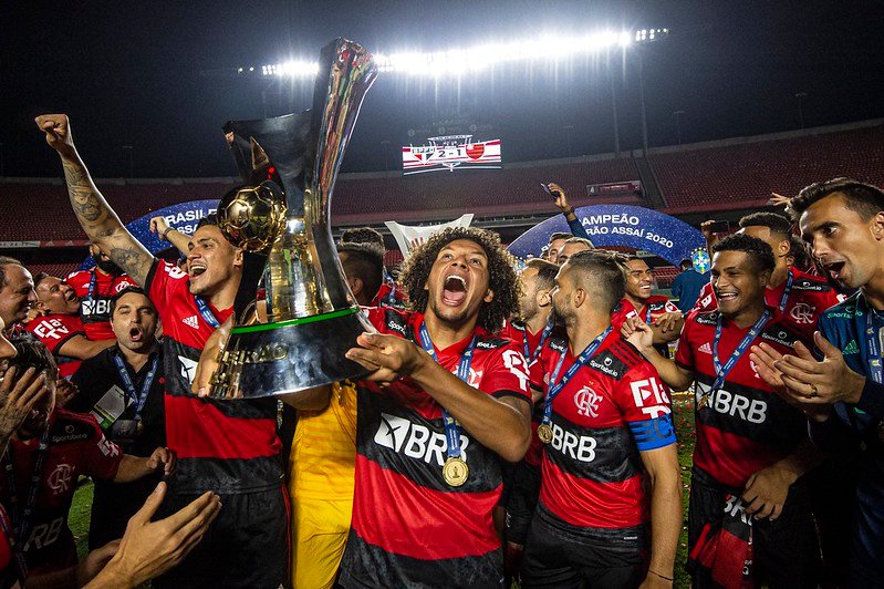 Contra a LDU, na próxima quarta-feira, Arão completará 300 jogos pelo Flamengo