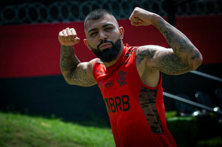 Gabigol é o artilheiro do futebol brasileiro nesta temporada