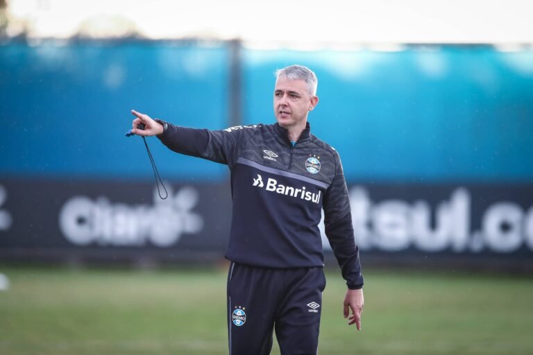 Grêmio tem oito casos de coronavírus, Tiago Nunes está entre os nomes suspeitos