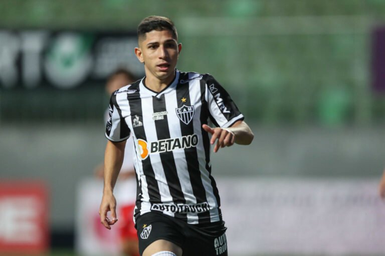 Baixa no Galo: Savarino não viaja para duelo contra o Cerro Porteño