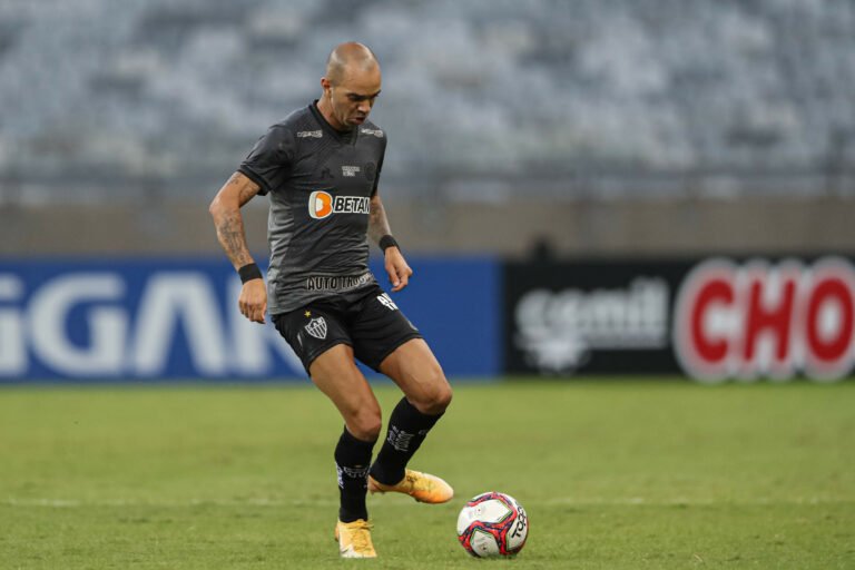 Tardelli desfalca Atlético Mineiro na Libertadores e condição física preocupa torcedores