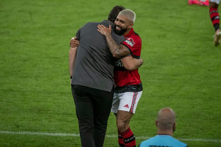 Flamengo ultrapassa a média de 3 gols por jogo em sequência invicta