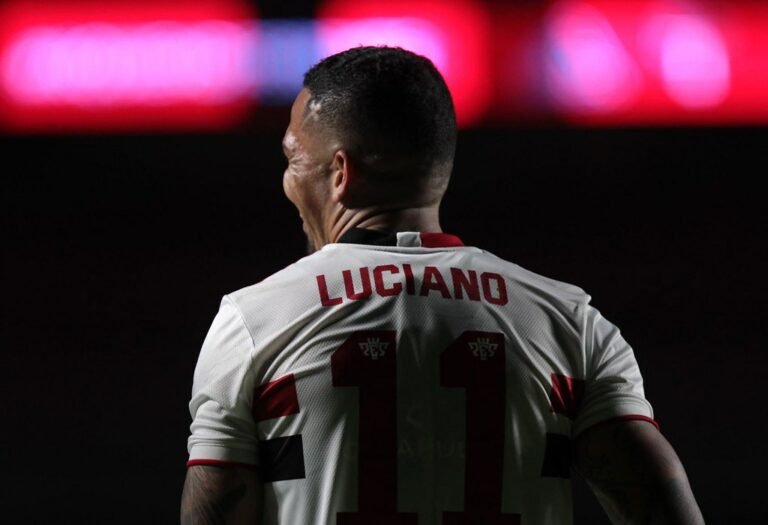 Luciano tenta superar lesões e ter uma sequência de jogos após final