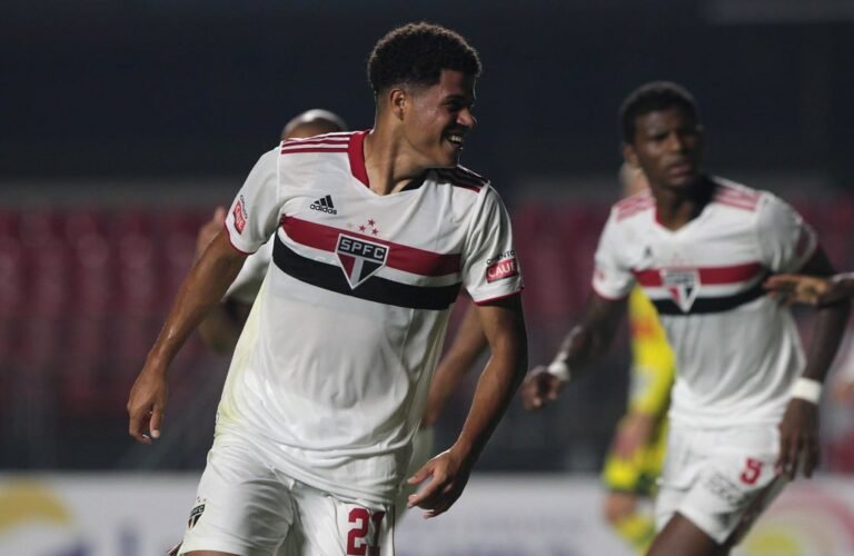 Gabriel Sara se torna vice artilheiro do São Paulo após retorno de lesão