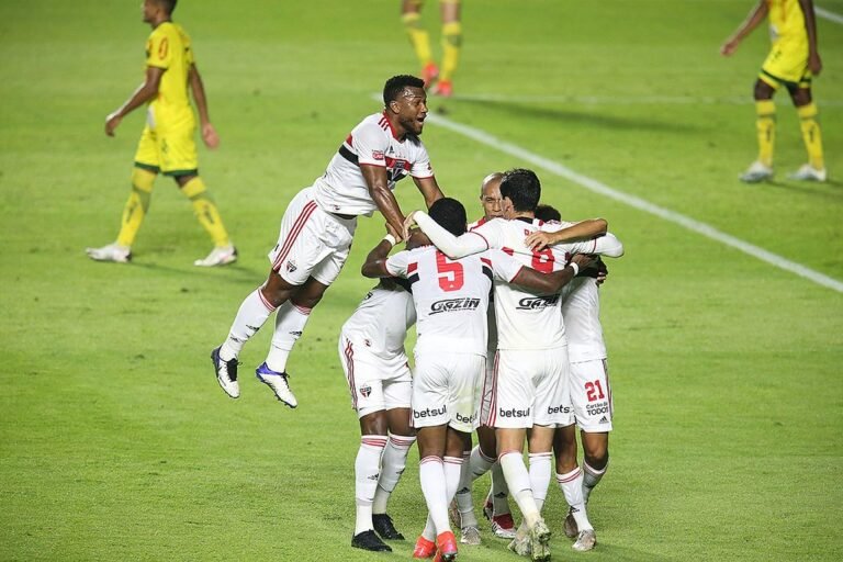 São Paulo tem ataque avassalador neste início de temporada, média de superior a dois gols por jogo