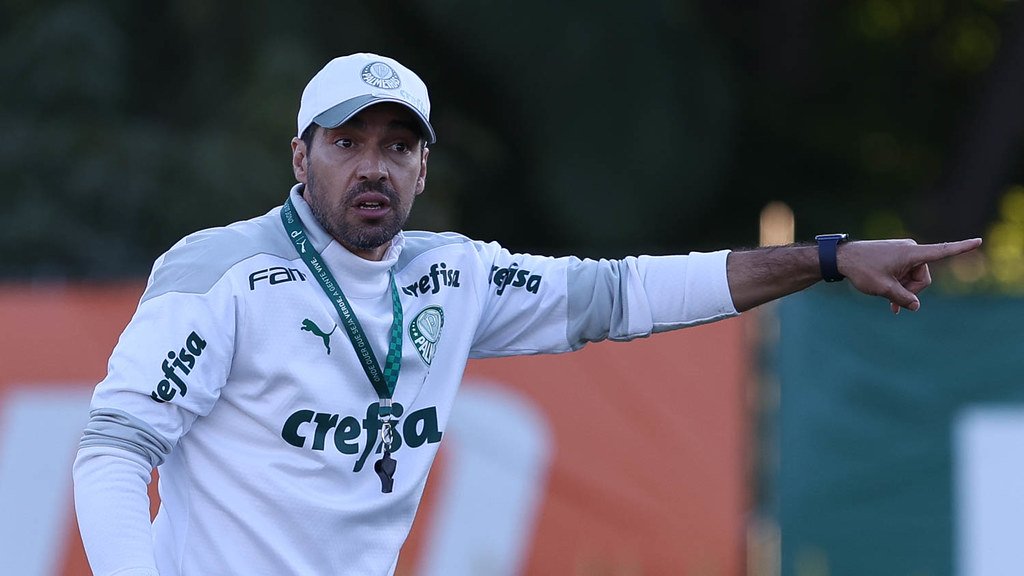 Abel Ferreira pode se tornar técnico do Palmeiras com mais títulos no século