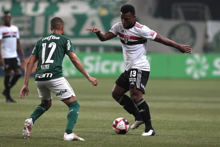 Luan do São Paulo recebe elogios de Abel Ferreira