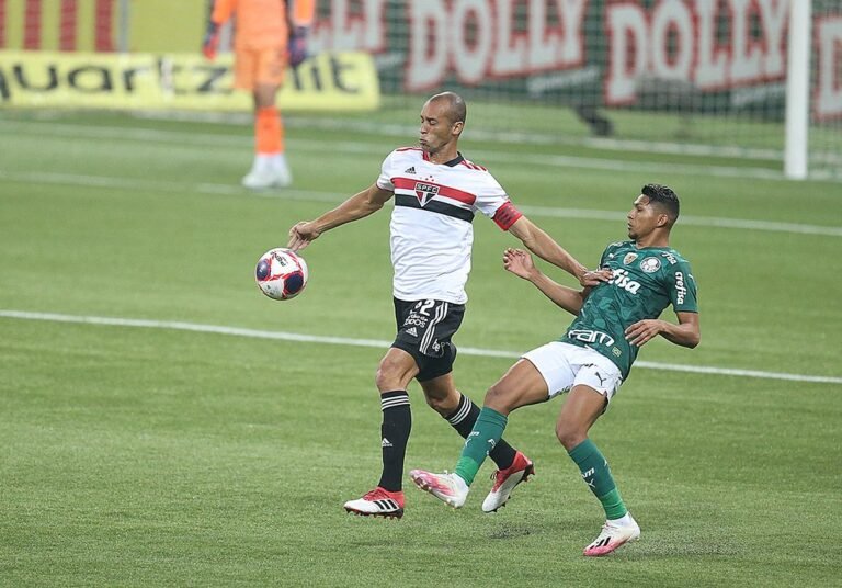 Miranda acredita e vê vantagem por decidir em casa: Temos condições de sair com a taça”