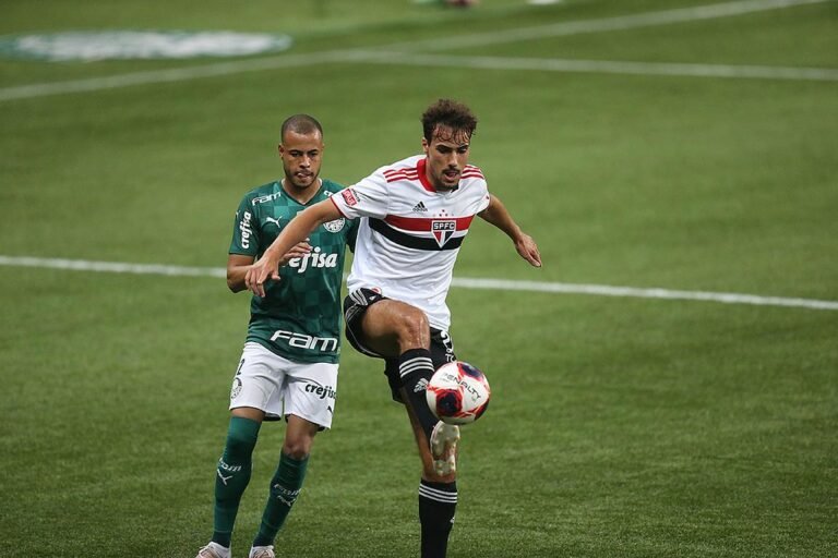 Garotos de Cotia tem personalidade e mantêm São Paulo vivo na final