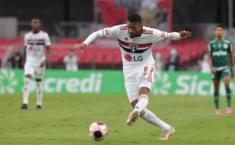 Reinaldo coroa boa fase com título Paulista