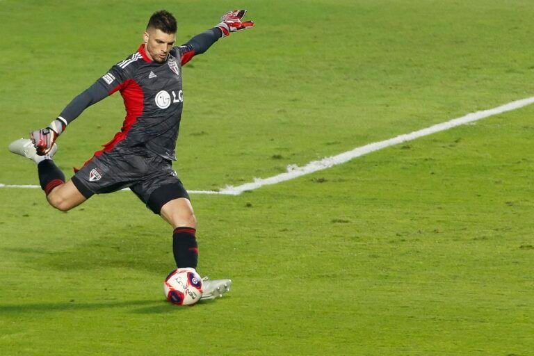 MLS, México e Boca assombram São Paulo após título e querem levar Volpi e Arboleda