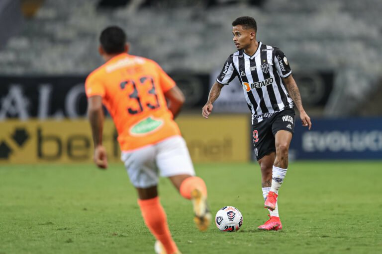 Conmebol anula cartão recebido por Allan, do Atlético Mineiro, na Libertadores