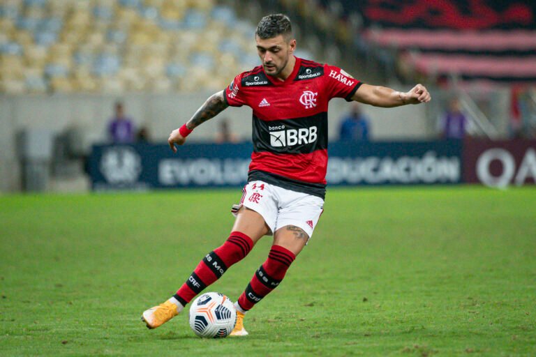 Dupla do Flamengo é eleita para a seleção da fase de grupos da Libertadores