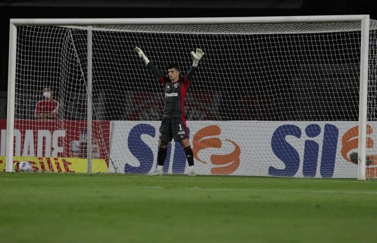 Tiago Volpi não sofre gols de pênaltis desde 2019
