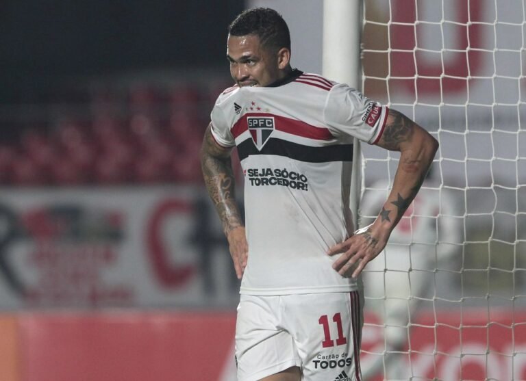 Ataque do São Paulo registra marca incomum contra o Flu