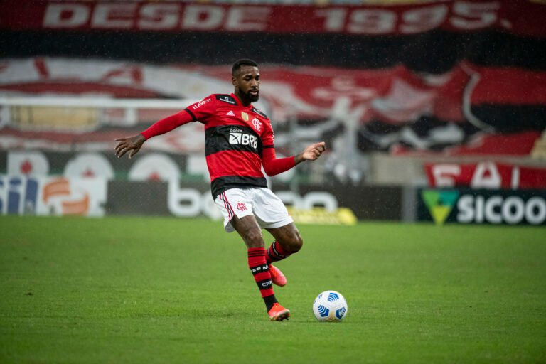 Flamengo tem exigências aceitas e reunião nesta terça deve selar venda de Gerson