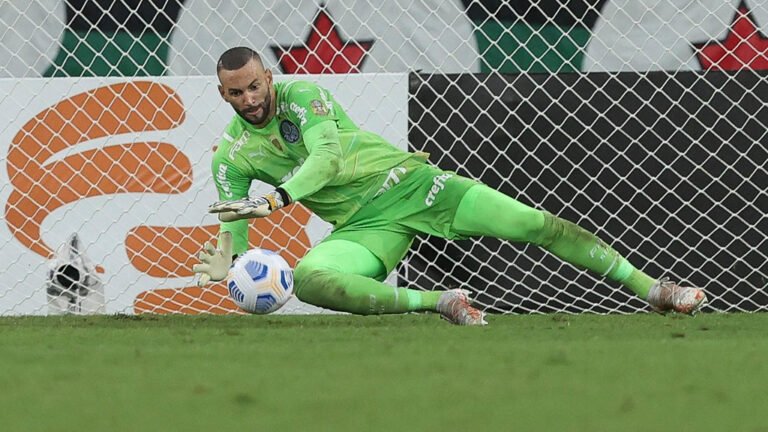 Weverton ignora derrota e diz que Palmeiras pode brigar por títulos “É importante disputar”