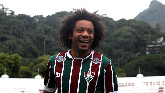 Torcida do Fluminense se mobiliza por volta de Marcelo