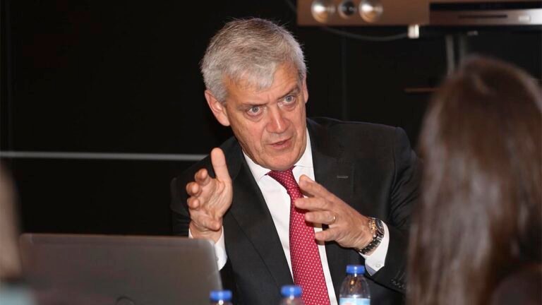 Benfica estuda investir na China e nos EUA