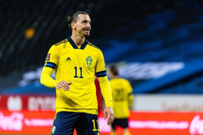 Zlatan Ibrahimovic está de fora da Eurocopa