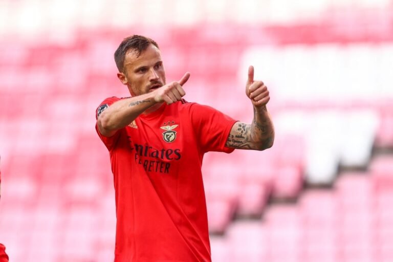 Seferovic ainda quer alcançar dois recordes