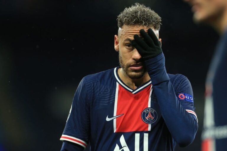 Após mais uma eliminação, Neymar aceita diminuir salário para jogar no Barcelona