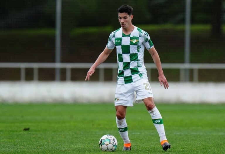 Porto interessado em meia do Moreirense