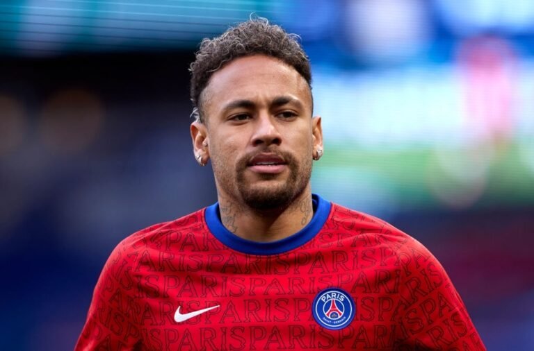 Com Neymar de volta, PSG divulga relacionados para decisão contra o Brest
