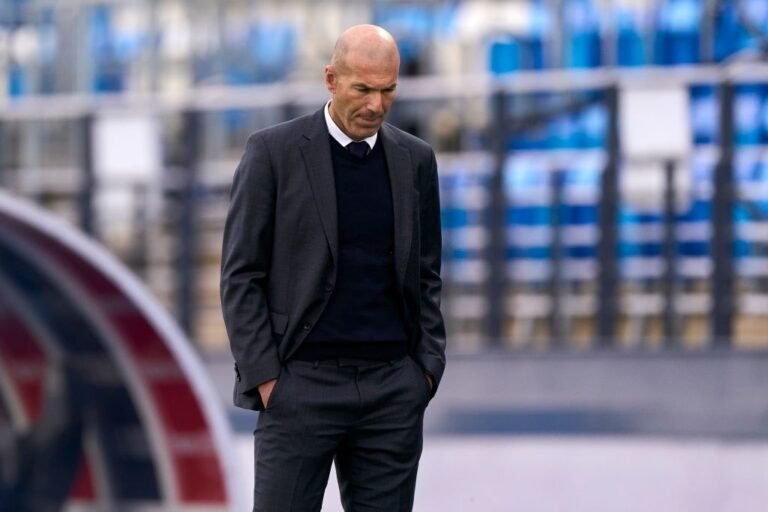 Real Madrid anuncia que Zidane não vai continuar no clube