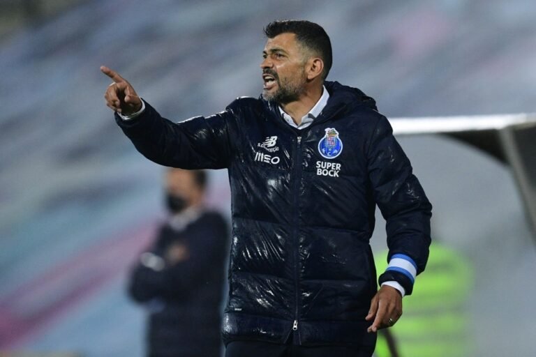 Sérgio Conceição recusa proposta milionária para substituir Xavi no Catar
