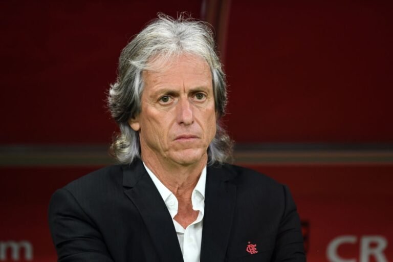 Jorge Jesus pode voltar ao Flamengo, afirma jornal português