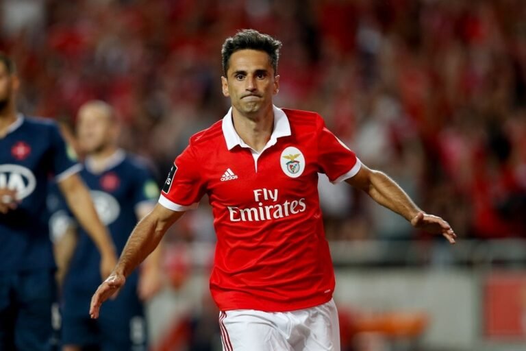 Jonas revela que recebeu contatos de Jorge Jesus para jogar no Flamengo