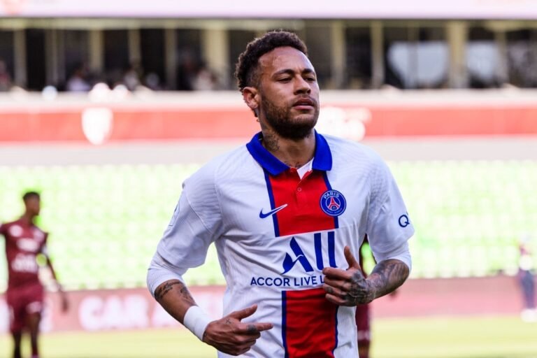 Neymar quer voltar ao Brasil quando acabar o contrato com o PSG