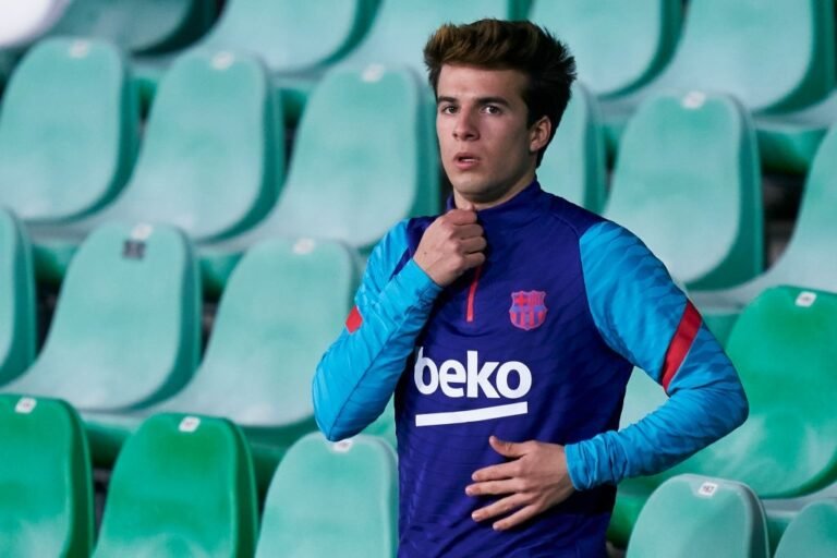 Presidente do Barcelona quer mais destaque para Riqui Puig