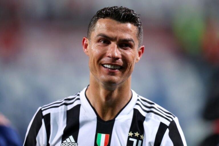 Manchester United encaminha contratação de Cristiano Ronaldo