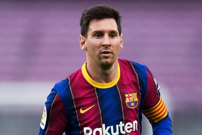 Barcelona já admite saída de Messi, que encaminha acerto com o PSG