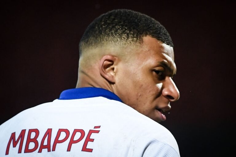 Presidente do PSG garante permanência de Kylian Mbappé
